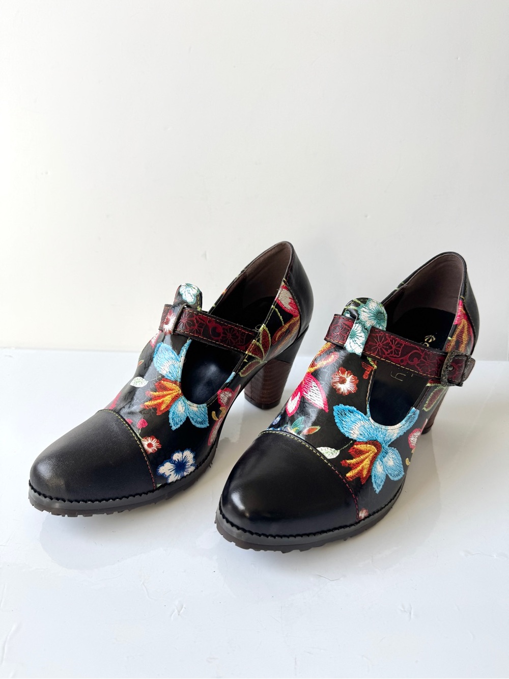 Socofy Folkways Black Multi Floral Stitching Leather Retro T-Strap Pumps Sz 39